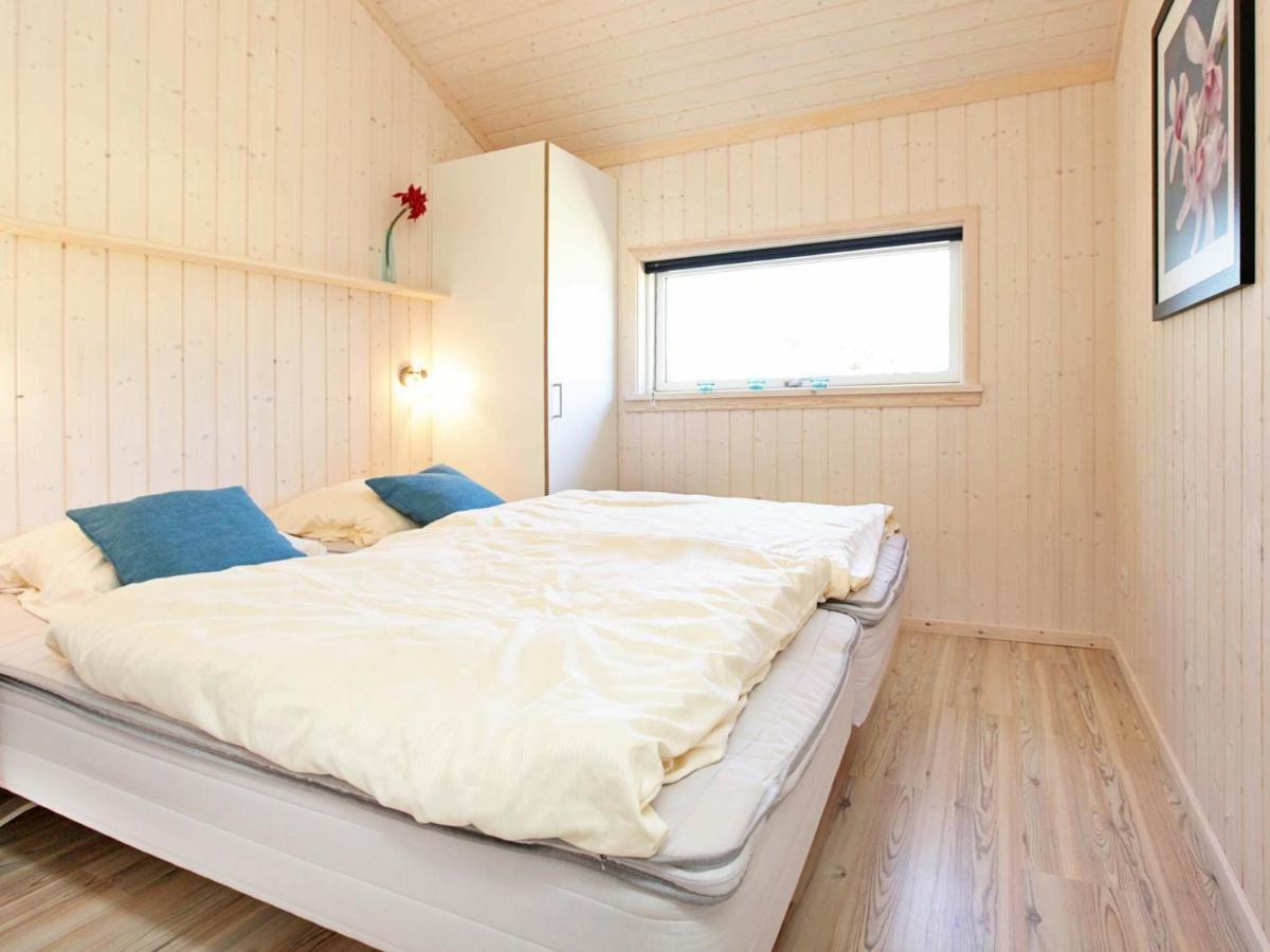 8 Person Holiday Home In Gro Enbrode Großenbrode Extérieur photo