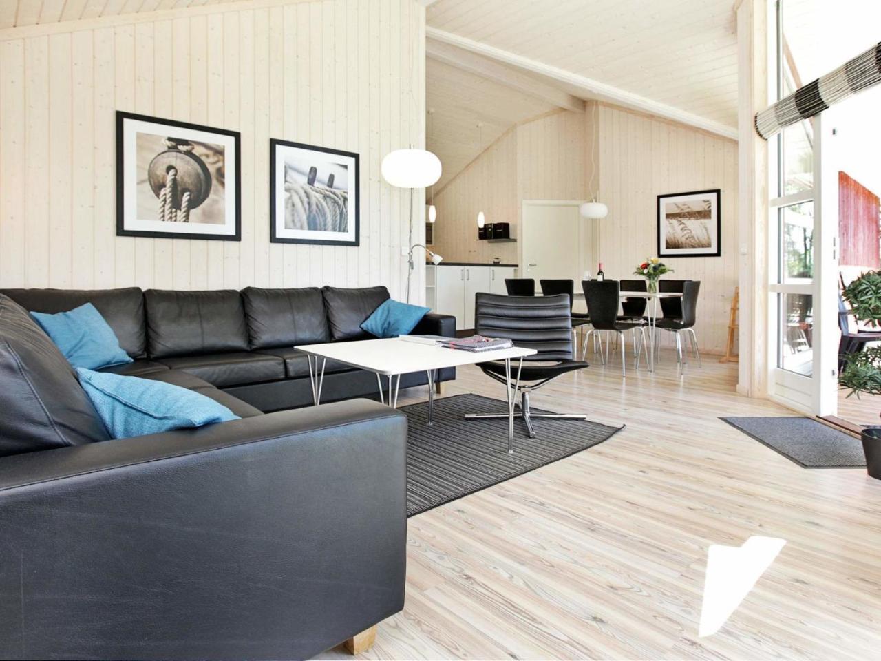 8 Person Holiday Home In Gro Enbrode Großenbrode Extérieur photo