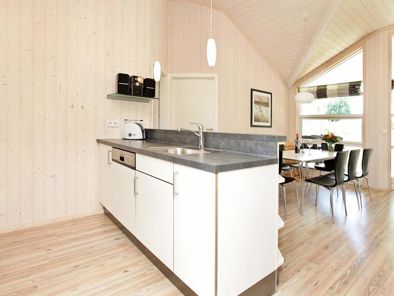 8 Person Holiday Home In Gro Enbrode Großenbrode Extérieur photo